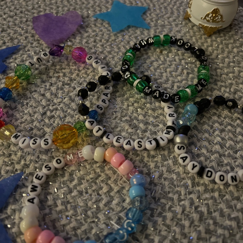 Friendship Trading Bracelets 🫶🏼 - Picture 2 of 2